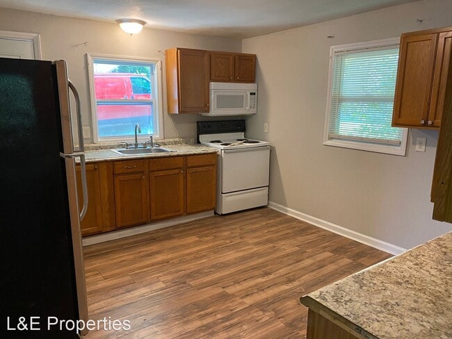 Building Photo - 2 br, 1 bath House - 324 Pryor St.