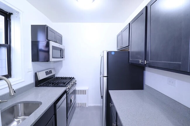 Building Photo - 98-30 67th Ave