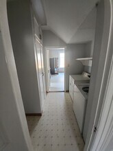 Building Photo - 118 Stellar St