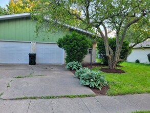 Building Photo - 1201 E Harding Dr