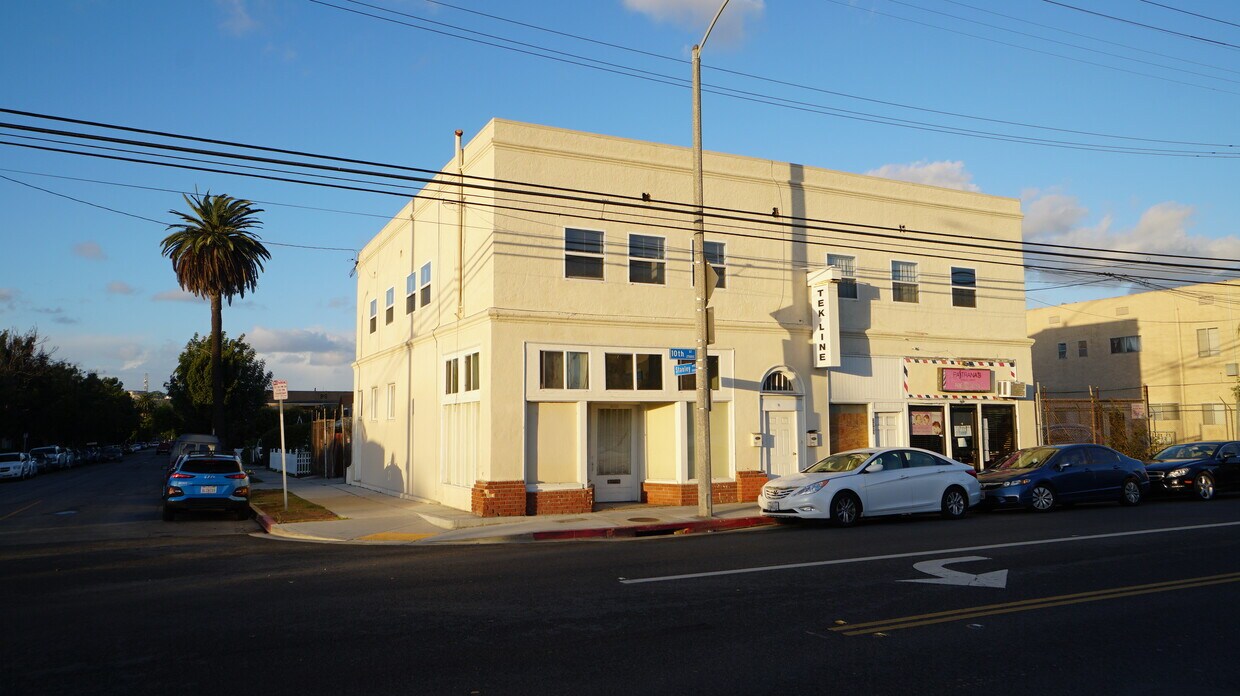 Building - 2501 E 10th St