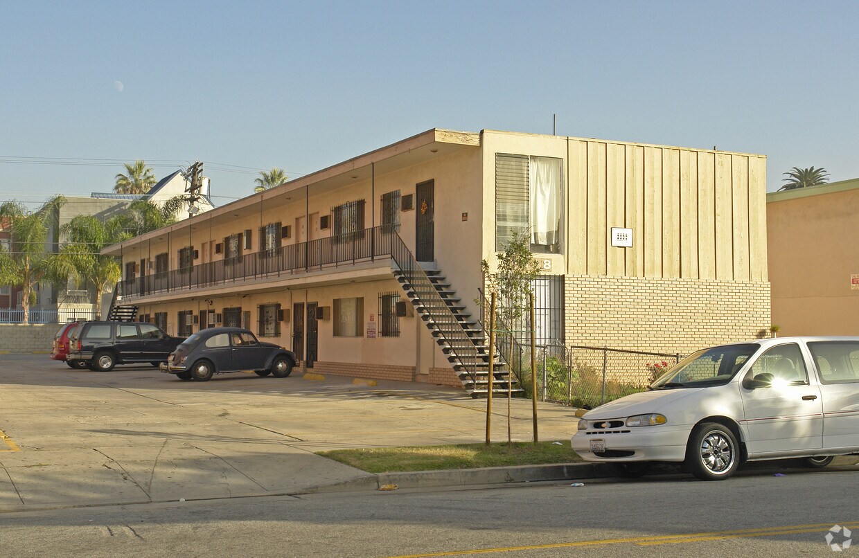 Primary Photo - 1318 S Wilton Pl