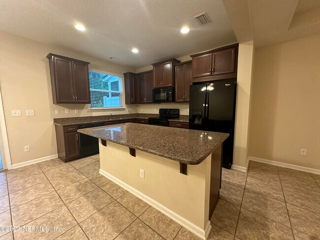 Building Photo - 141 Richmond Dr