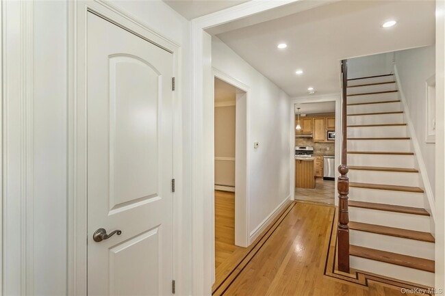Foto del edificio - 104 Sheridan Ave