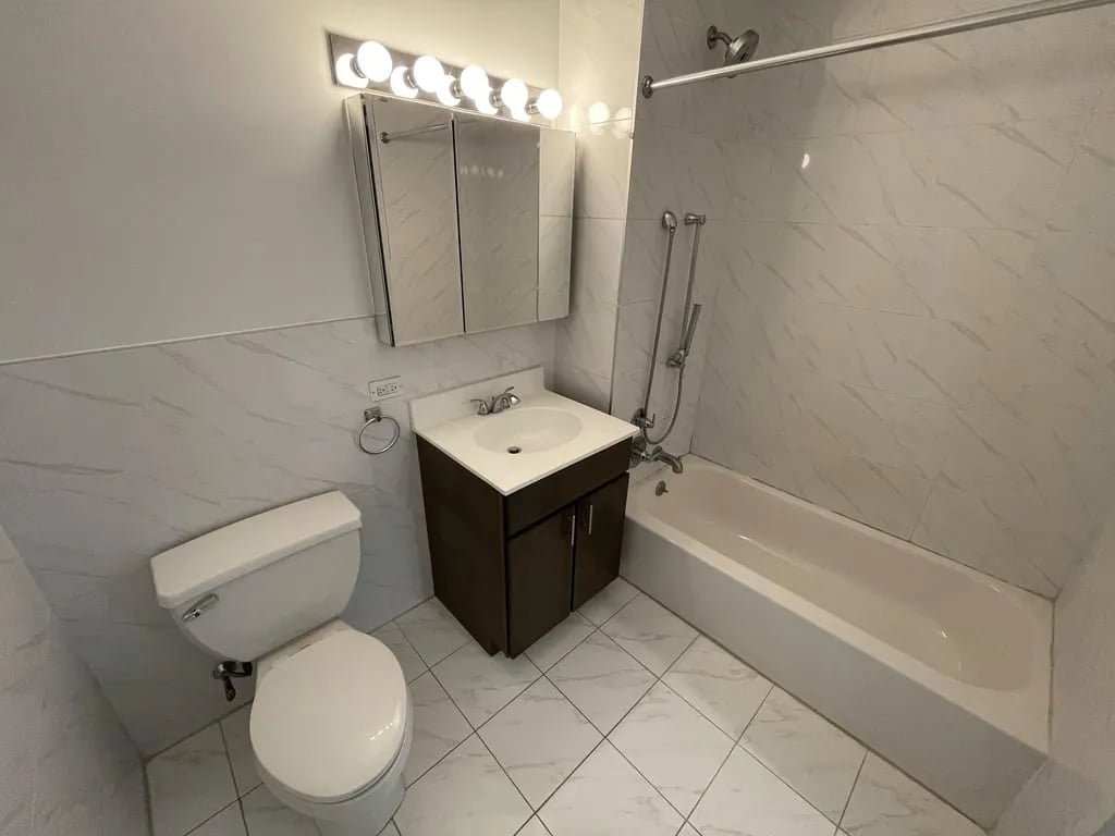 Foto del edificio - 2763 Morris Ave