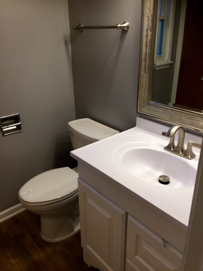 Building Photo - 1731 Apt B