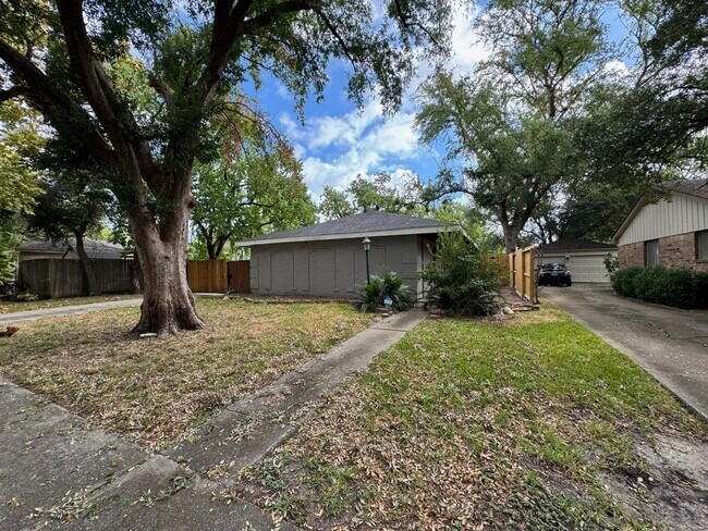 Foto del edificio - 1907 Ashford Hollow Ln