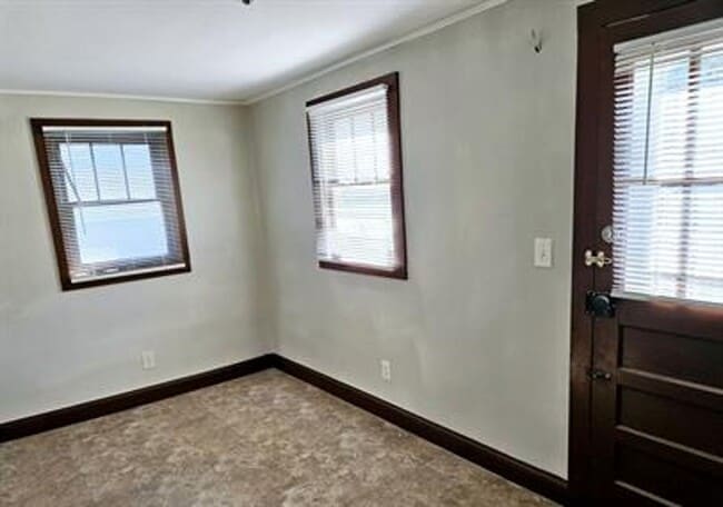 Building Photo - Quaint 2 Bed, 1 Bath Home – Available 11/1...