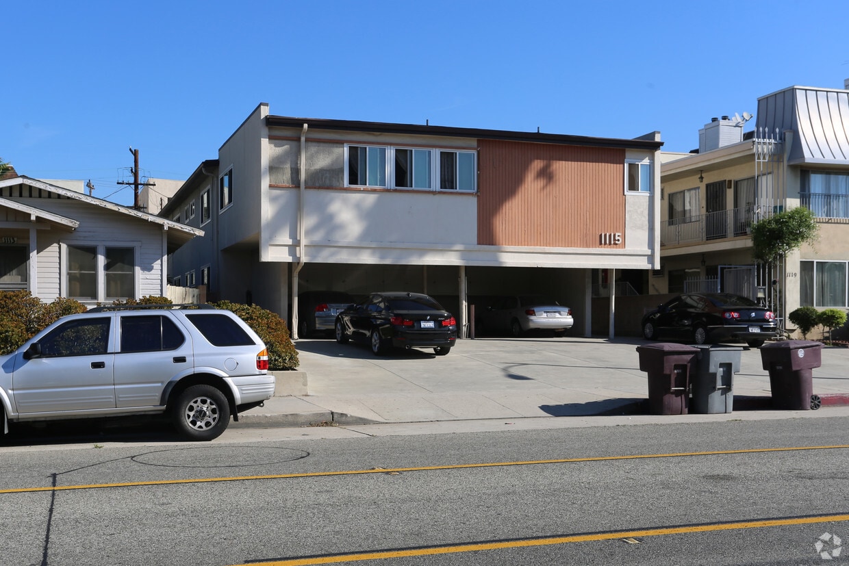 Primary Photo - 1115 E Wilson Ave
