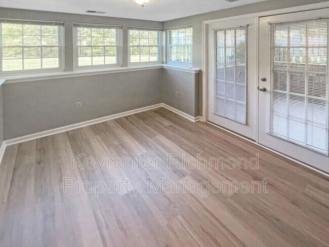 Building Photo - 9389 Horse Castle Ct
