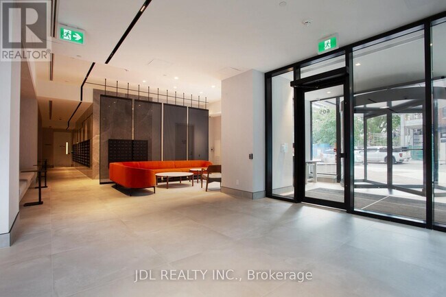 Building Photo - 609 Sherbourne St