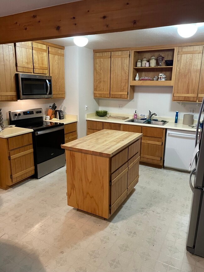 Foto del edificio - 422 Dogwood Dr
