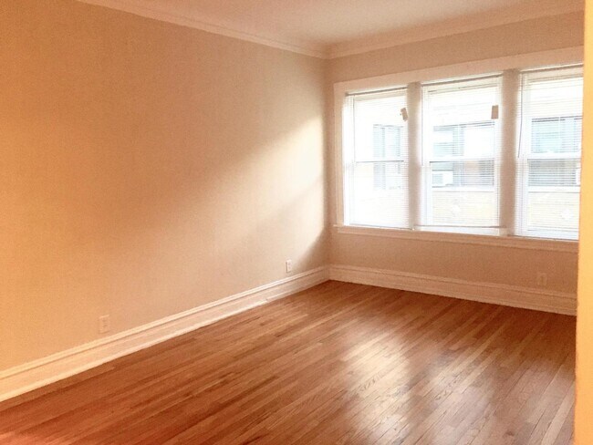 Foto del edificio - 4817 N Springfield Ave