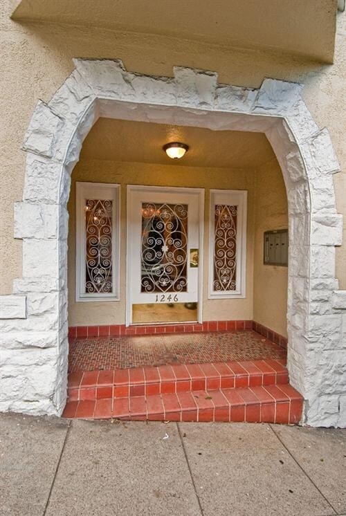 Building Photo - 1246 Sacramento St