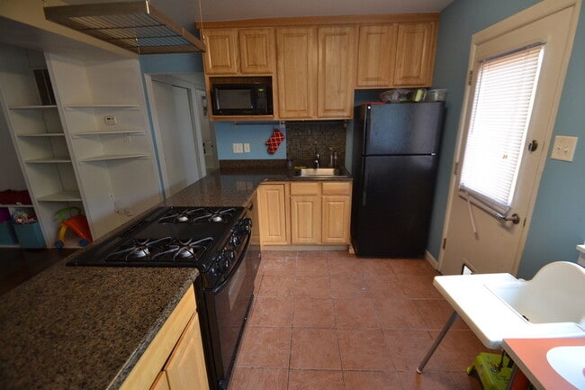 Building Photo - 650 N 300 W
