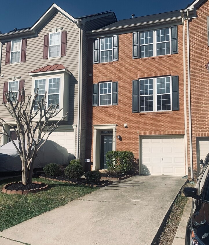 Front 1 - 6520 Landing Way (Hyattsville, MD)