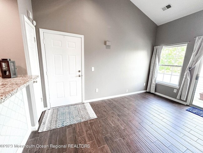 Foto del edificio - 2 Basset Ct