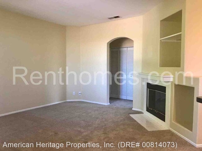Building Photo - 2 br, 2 bath House - 10728-242 Sabre Hill ...