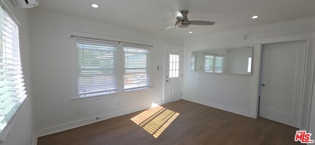Foto del edificio - 2928 S Halldale Ave