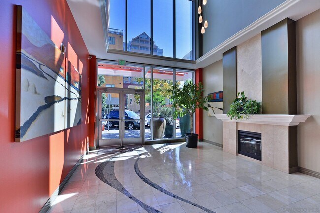 Building Photo - 300 W Beech St