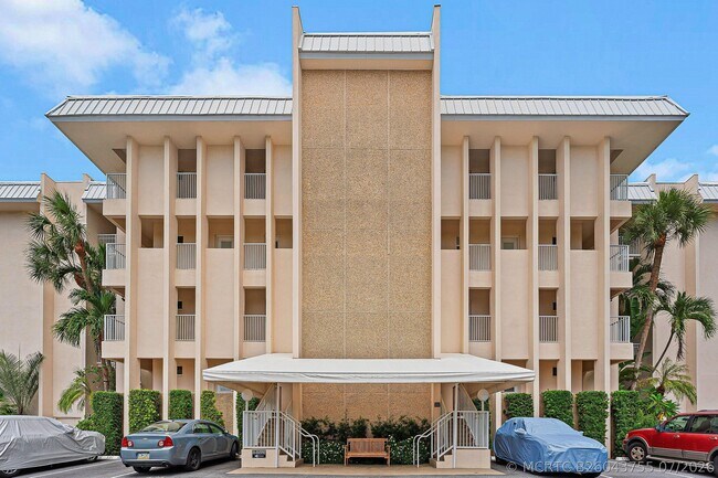 Foto del edificio - 3851 N Ocean Blvd