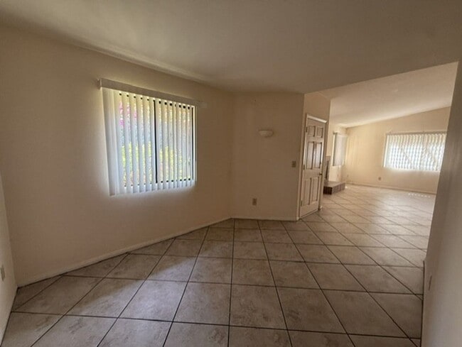 Building Photo - 52765 Avenida Diaz