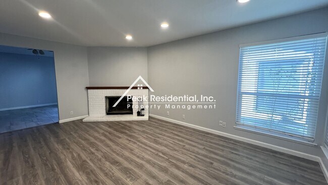 Building Photo - Updated 2bd/2ba Rancho Cordova Halflex wit...