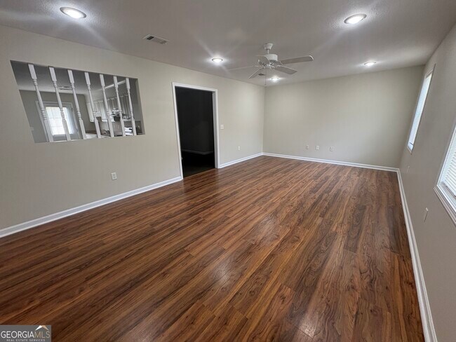 Foto del edificio - 1821 Claxton Dairy Rd