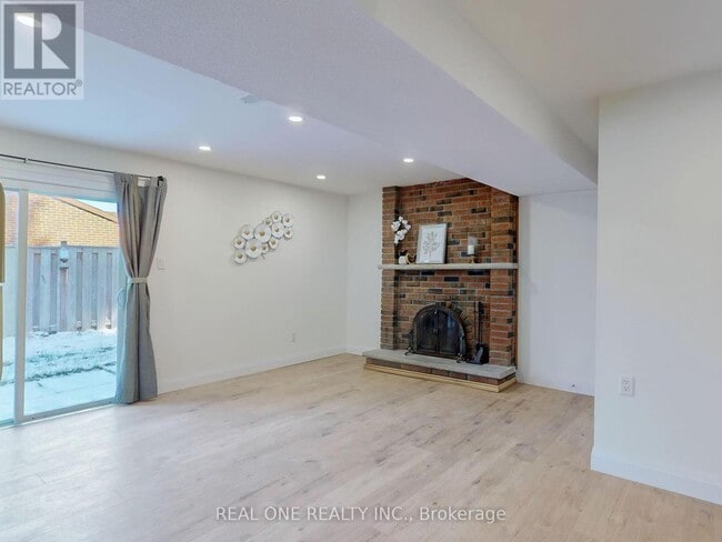 Photo du bâtiment - 47 Lowe Blvd