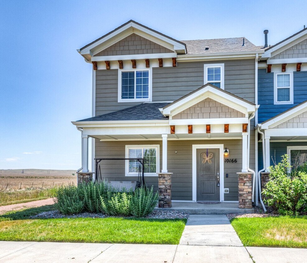 Primary Photo - Cute End Unit 3 Bedroom Townhome in Lorson...