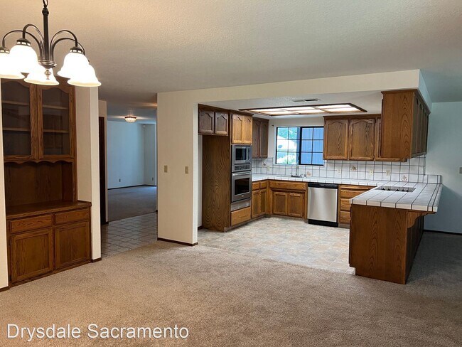 Foto del edificio - 3 br, 3 bath House - 6841 Lincoln Avenue