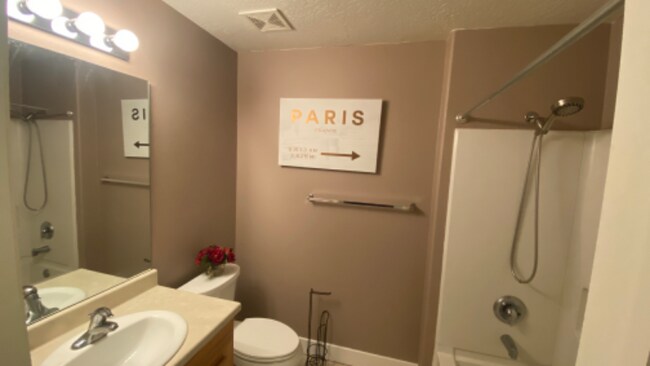 Foto del edificio - 3478 Cozy River Pl.
