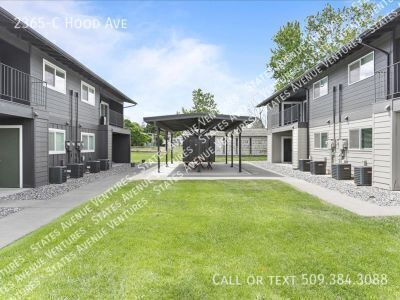 Building Photo - 2365 Hood Ave