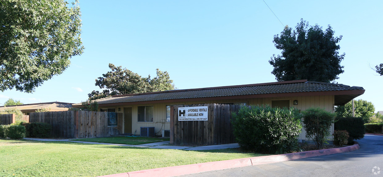 Building Photo - Pine Meadows Apartments