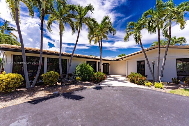 Foto del edificio - 636 Hibiscus Dr