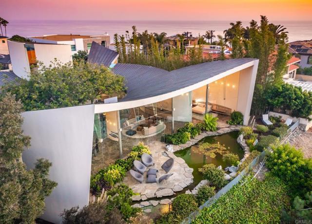 Foto del edificio - 724 Muirlands Vista Way