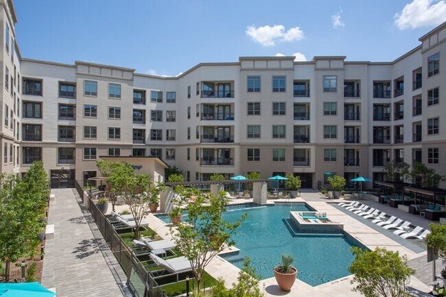Foto del edificio - 6688 John Hickman Pkwy