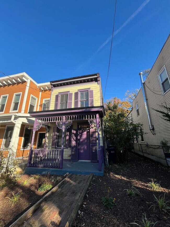 Foto del edificio - Charming 2 BR/1.5 BA EOG Townhome in Anaco...