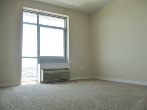 Building Photo - 305 Palisade Ave