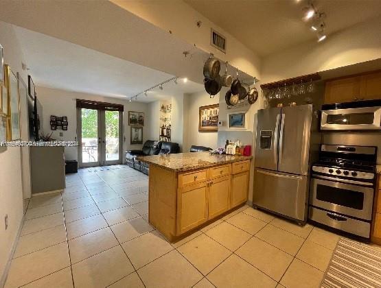 Foto principal - 2630 SW 28th St