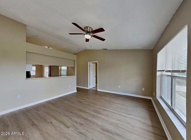 Foto del edificio - 8907 W Roma Ave