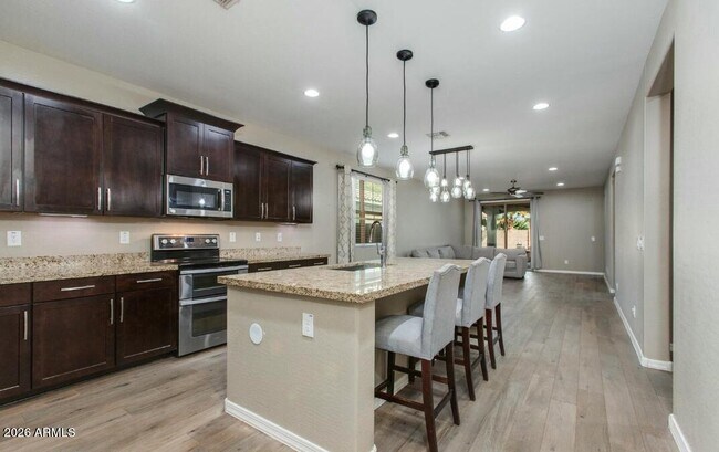 Foto del edificio - 287 N Jesse St