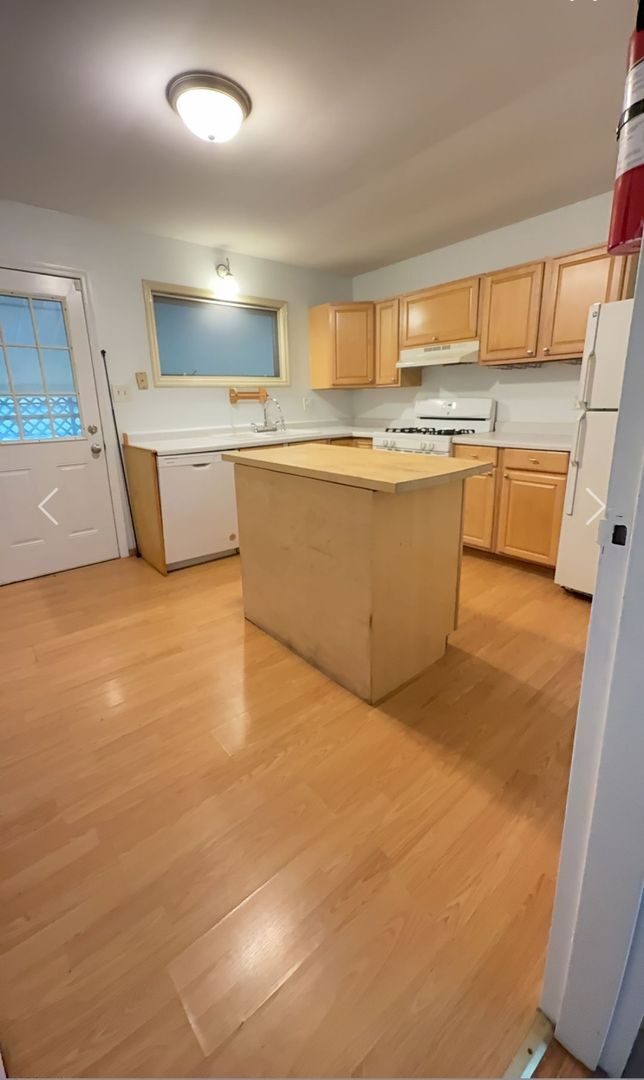 Foto del edificio - Available July 2026;  Monthly rent $1,800