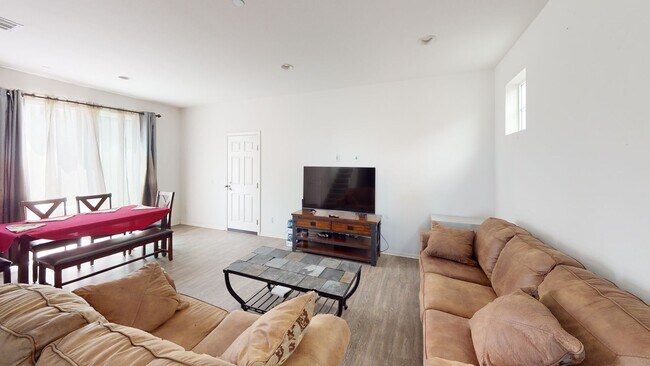 Foto del edificio - Beautiful 3 bedroom in Eastvale!