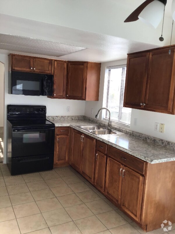 Building Photo - 2931 Sombrero Dr