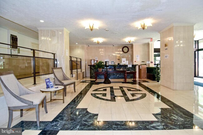 Foto del edificio - 1121 Arlington Blvd