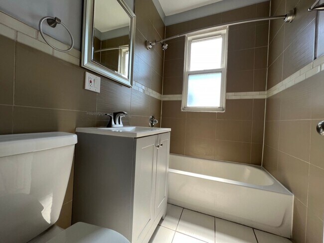 Building Photo - 2014 N Keystone Ave