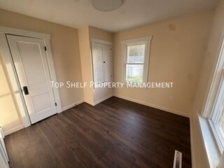 Foto del edificio - 217 E 14th St N