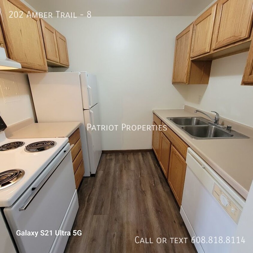 Primary Photo - 2 bedroom/ 1 bath apartment in Sun Prairie...