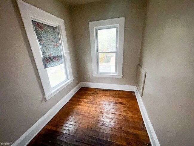 Foto del edificio - 2 br, 1 bath Duplex - 390 East 162nd Stree...